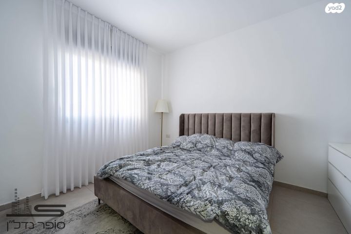 דירה, הל"ה, גבעתיים