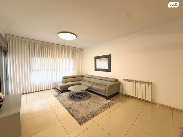 דירה, הבבא סאלי, חומת שמואל, הר חומה, ירושלים