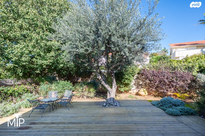 דו משפחתי, נווה רמז, זכרון יעקב