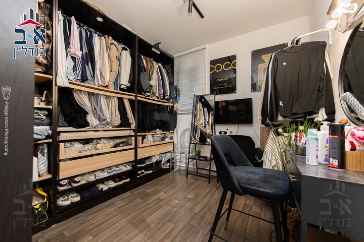 דירה, שדרות מנחם בגין, החותרים, טירת כרמל