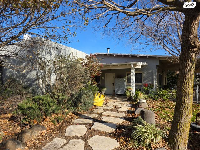 משק חקלאי/ נחלה, אלי עד