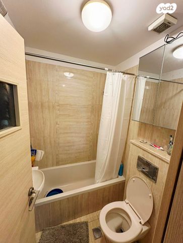 דירה, יוסף חכמי, בית וגן, ירושלים