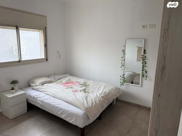 דו משפחתי, רובע 10 חן, קצרין