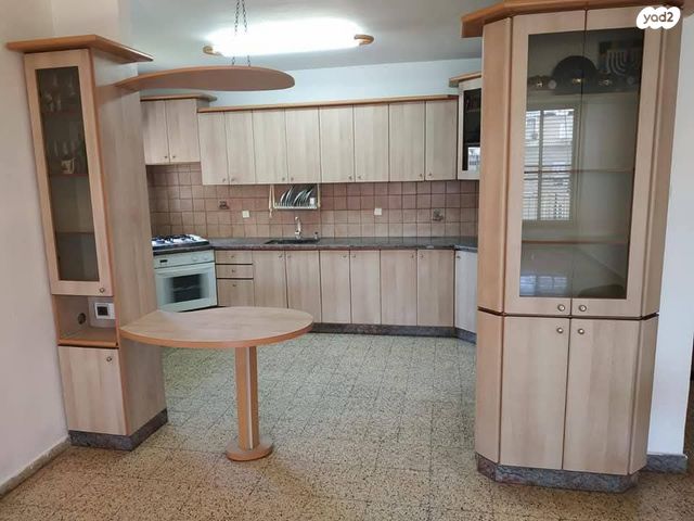 דירה, שדרות דבורה, השופטים, קרית גת