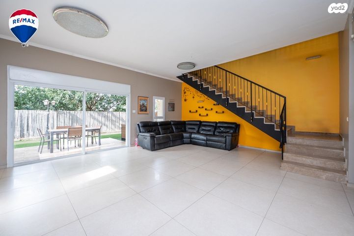 דו משפחתי, נווה פרדסים, פרדס חנה כרכור