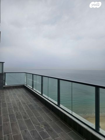 גג/ פנטהאוז, בת ים