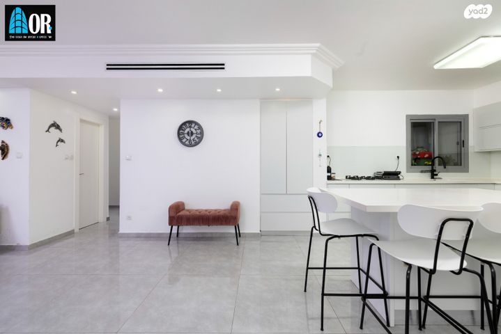 דירת גן, שדרות ז'בוטינסקי, נווה אילן - אזרחי, יבנה