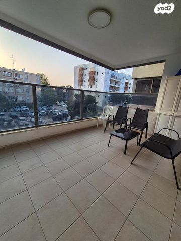 דירה, הדרור, נאות בן גוריון, יבנה