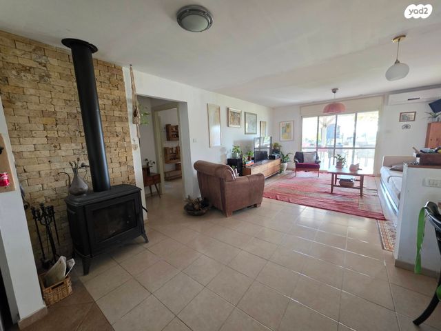 משק חקלאי/ נחלה, אלי עד