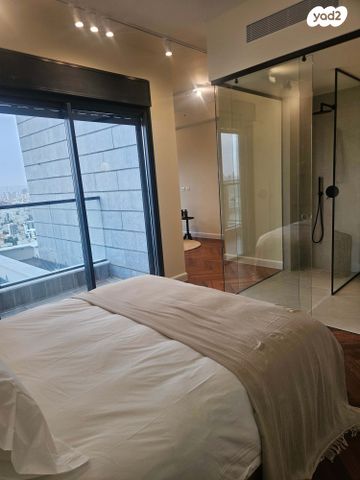 גג/ פנטהאוז, בת ים