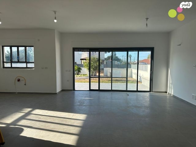 דו משפחתי, בנימינה גבעת עדה