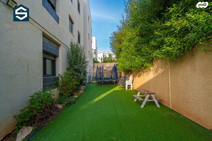 דירת גן, דרך הרעות, פרדסיה, פרדסיה