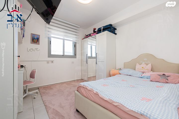 דירה, שדרות מנחם בגין, החותרים, טירת כרמל