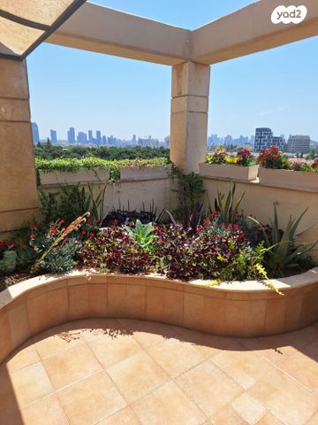 גג/ פנטהאוז, אלכסנדר סשה ארגוב 6, המשתלה, תל אביב יפו