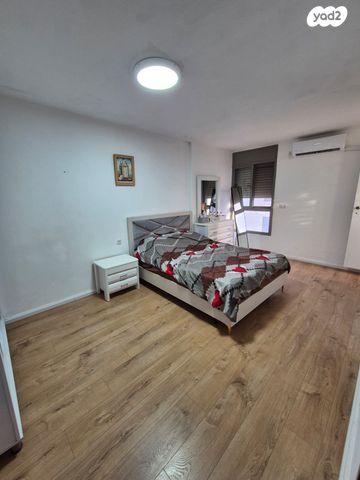 דירה, הדרור, נאות בן גוריון, יבנה