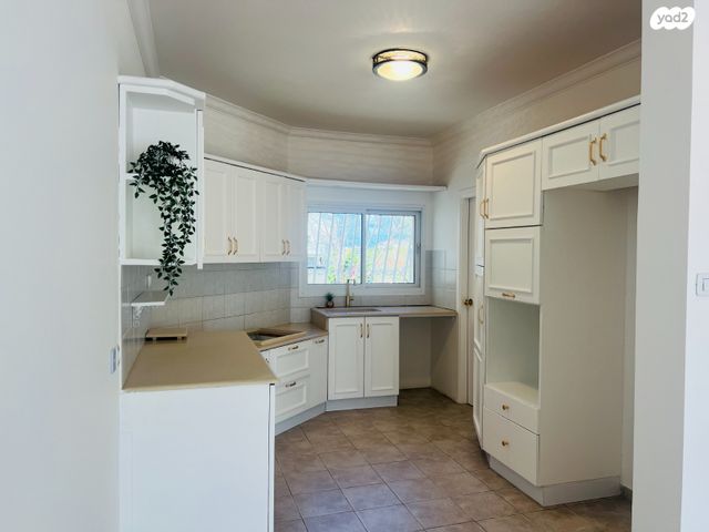 דירה, שפינוזה, רעננה