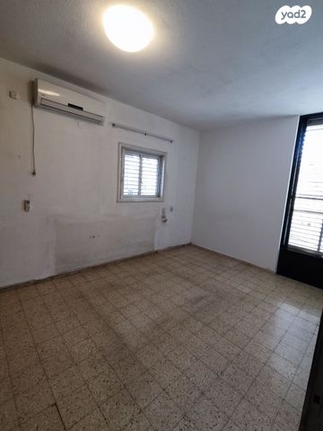 דירה, אלימלך 14, שכונת בן גוריון, מרכז העיר ג', רמת גן