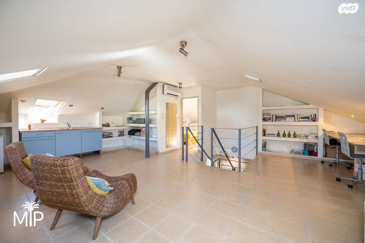 דו משפחתי, נווה רמז, זכרון יעקב