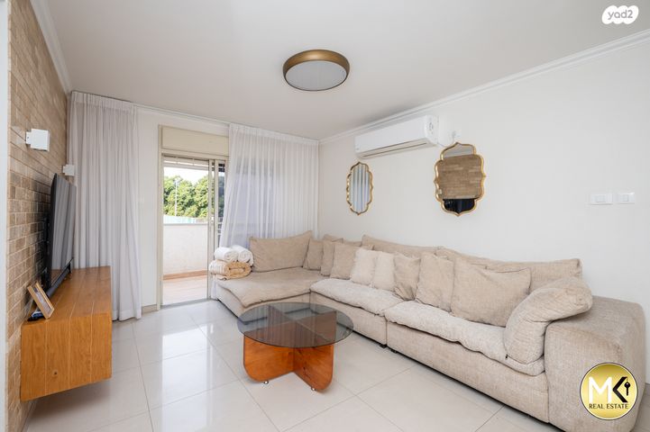 דירה, כורש, פרדס חנה כרכור