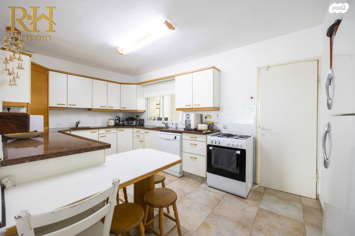 דירת גן, מצפה, קרית יערים, גבעת זאב