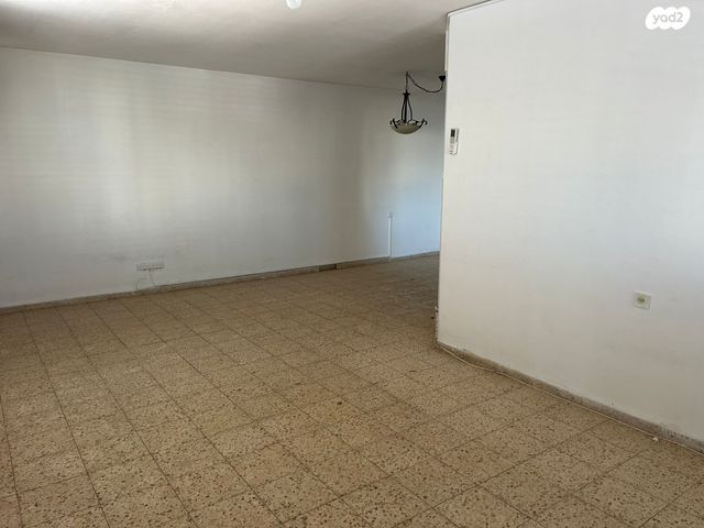 גיורא יוספטל 