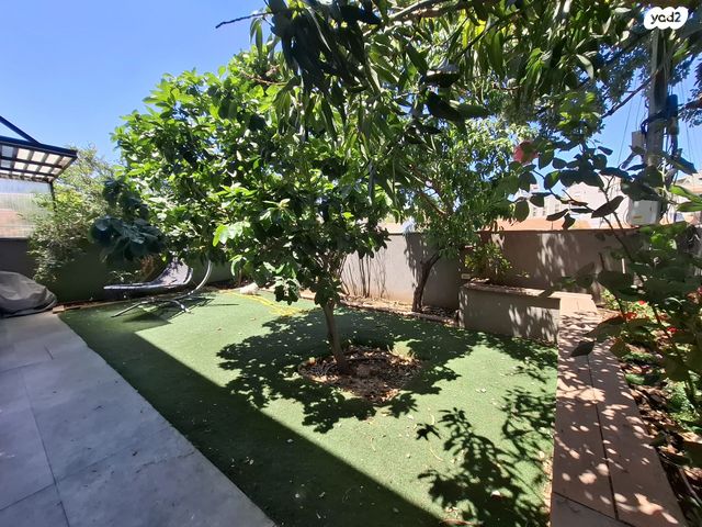 בית פרטי/ קוטג', יציאת אירופה 9, רעננה