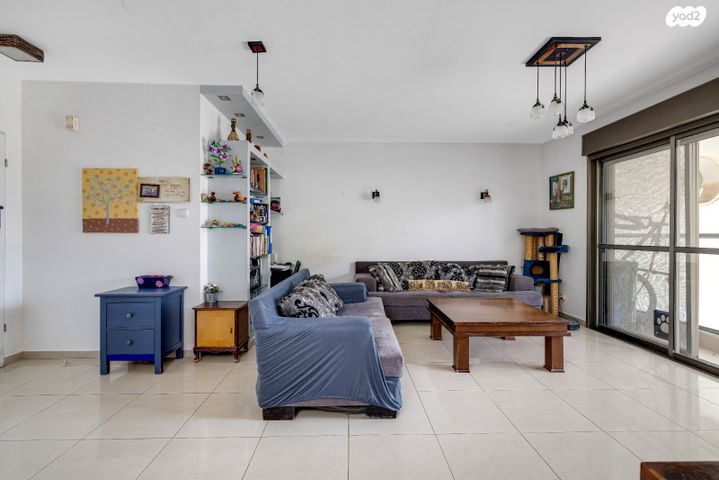 דירה, האימהות 11, סביוני נצר סירני, נס ציונה