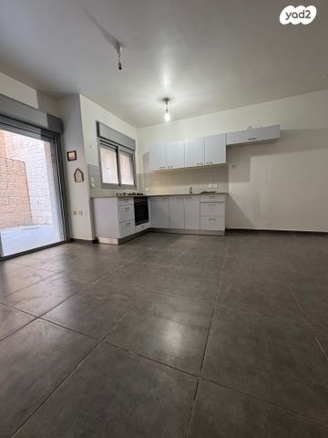 דירת גן, משה קול 17, בית הכרם, רמת בית הכרם, ירושלים