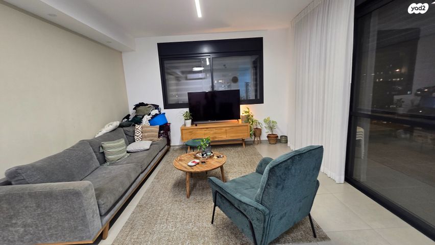 דירה, אליהו הנביא, פסגות אפק, ראש העין