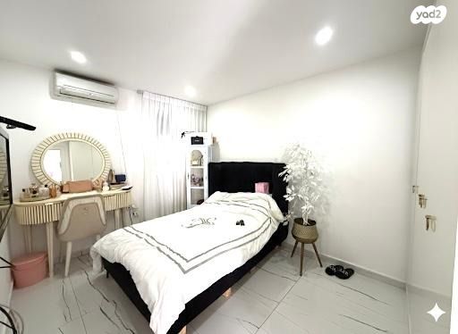 דירת גן, הסיירת הירושלמית, פסגת זאב, ירושלים