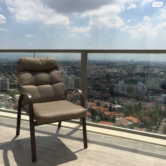 גג/ פנטהאוז, שלמה אלירז, רמב"ם, ראשון לציון