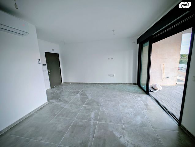 דירה, לאה גולדברג, נס ציונה