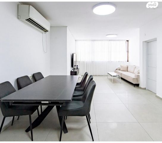 דירה, יהושע שטמפפר, כפר אברהם, פתח תקווה