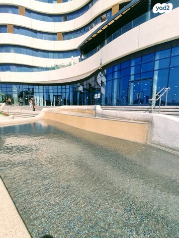 דירה, דרך מנחם בגין 158, מונטיפיורי, הרכבת, תל אביב יפו