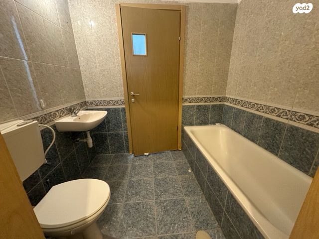 גג/ פנטהאוז, מורן, שיכון עובדים, טבריה