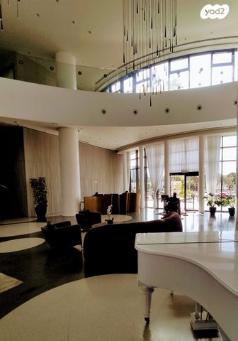 דירה, דרך מנחם בגין 158, מונטיפיורי, הרכבת, תל אביב יפו