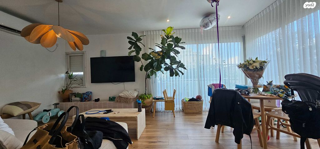 גג/ פנטהאוז, אורן 8, הדר, רמת השרון