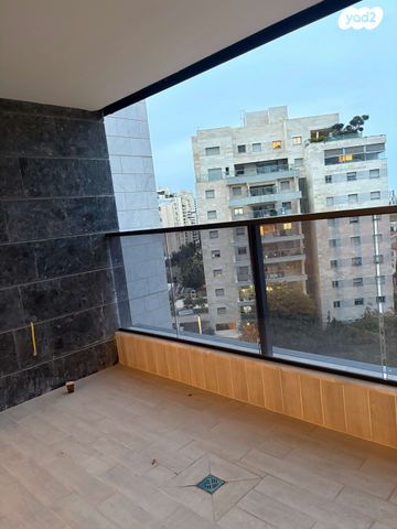 דירה, יצחק שמיר, רמת הדר, גבעת שמואל