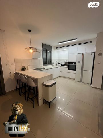 דירה, שלום דנינו, נתיבות מערב, נתיבות