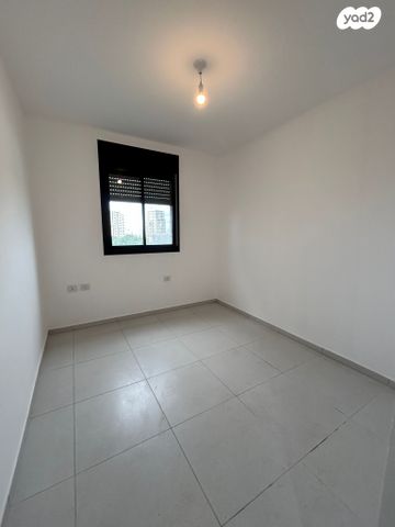 דירה, רועי קליין 7, קרית קריניצי, רמת גן