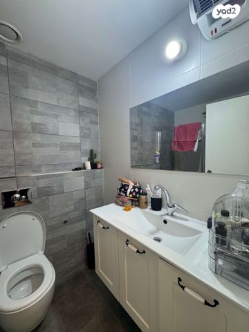 דירה, גרציאני יצחק, גני שרונה, קרית הממשלה, תל אביב יפו