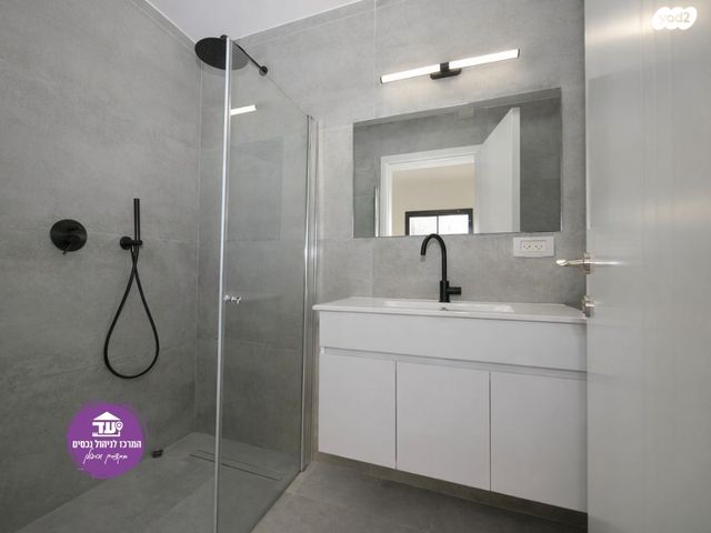 יחידת דיור, יהודיה 64, רובע 11, קצרין