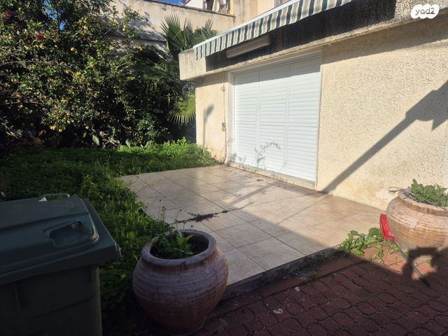 דו משפחתי, הרב קוק, באר יעקב