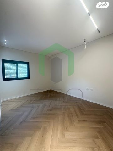 דירת גן, משה דיין, אזור הבילויים, רמת גן