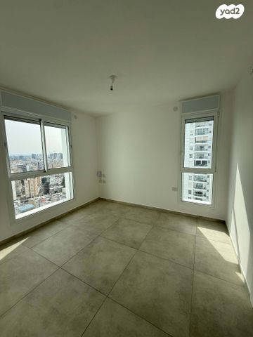 דירה, כיכר העצמאות, מרכז העיר דרום, נתניה