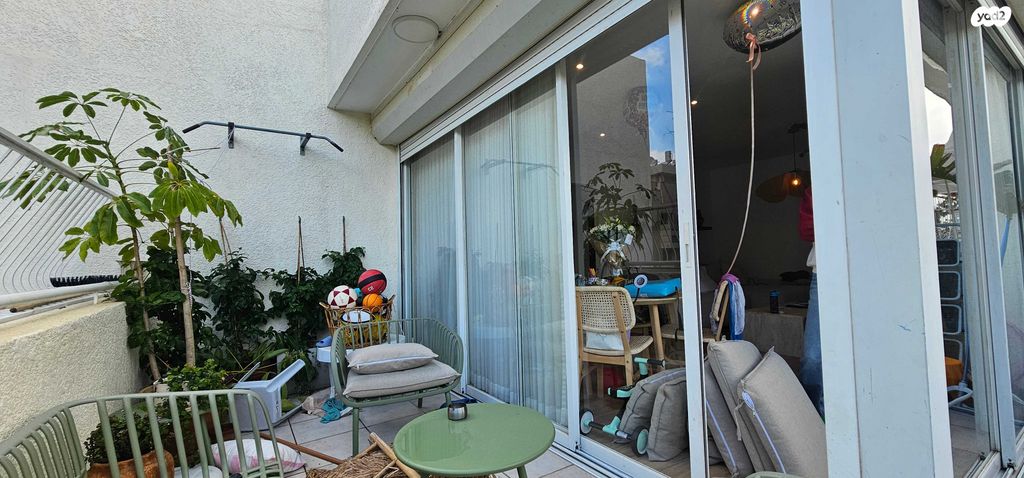 גג/ פנטהאוז, אורן 8, הדר, רמת השרון