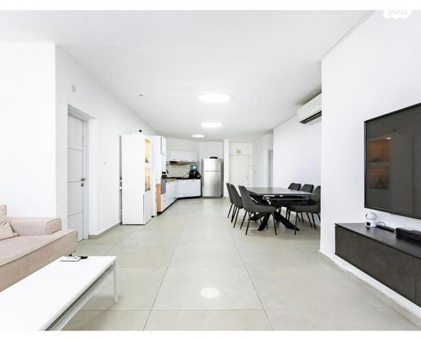 דירה, יהושע שטמפפר, כפר אברהם, פתח תקווה