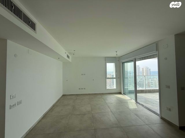 דירה, כיכר העצמאות, מרכז העיר דרום, נתניה