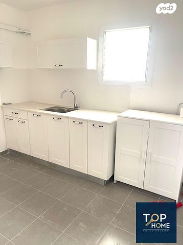 דירה, יצחק גרינבוים, נאות שקד, נתניה