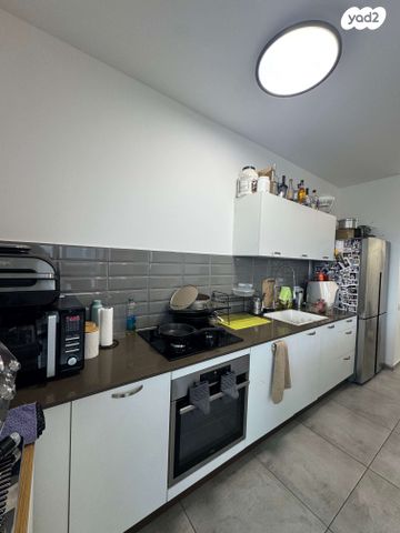 דירה, גרציאני יצחק, גני שרונה, קרית הממשלה, תל אביב יפו